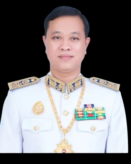 លោក អៀង ប៊ុនហាក់